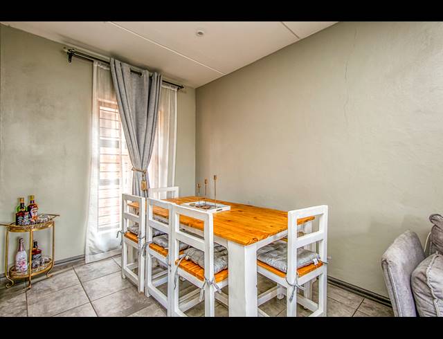 3 BEDROOM TOWNHOUSE TO LET IN BROMHOF